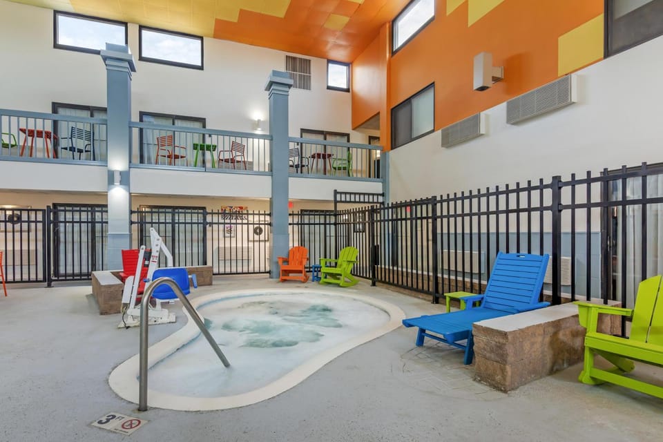 Pool view, Swimming pool