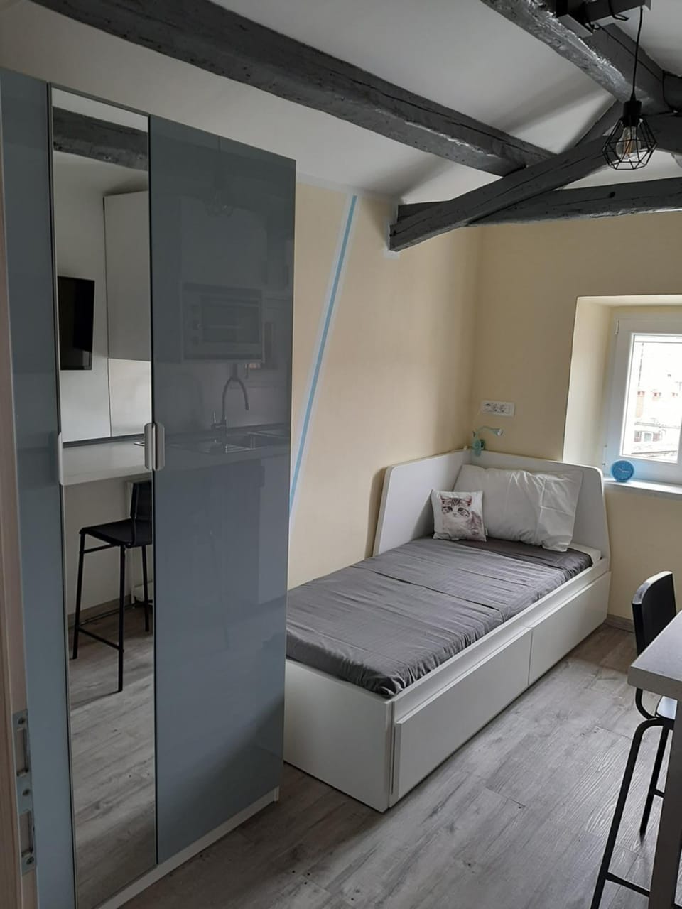 Bed, Photo of the whole room, Bedroom