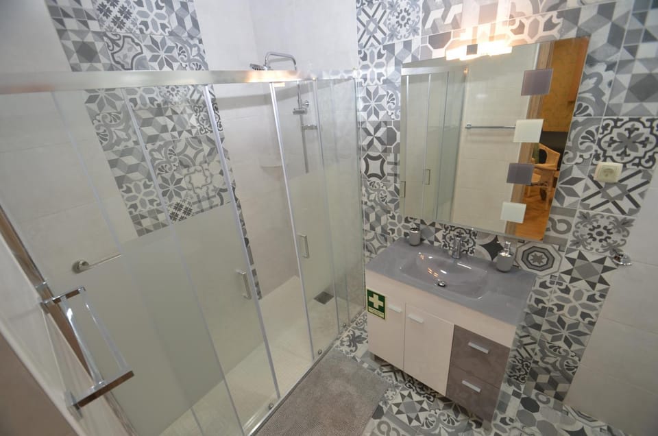 Shower, Bathroom