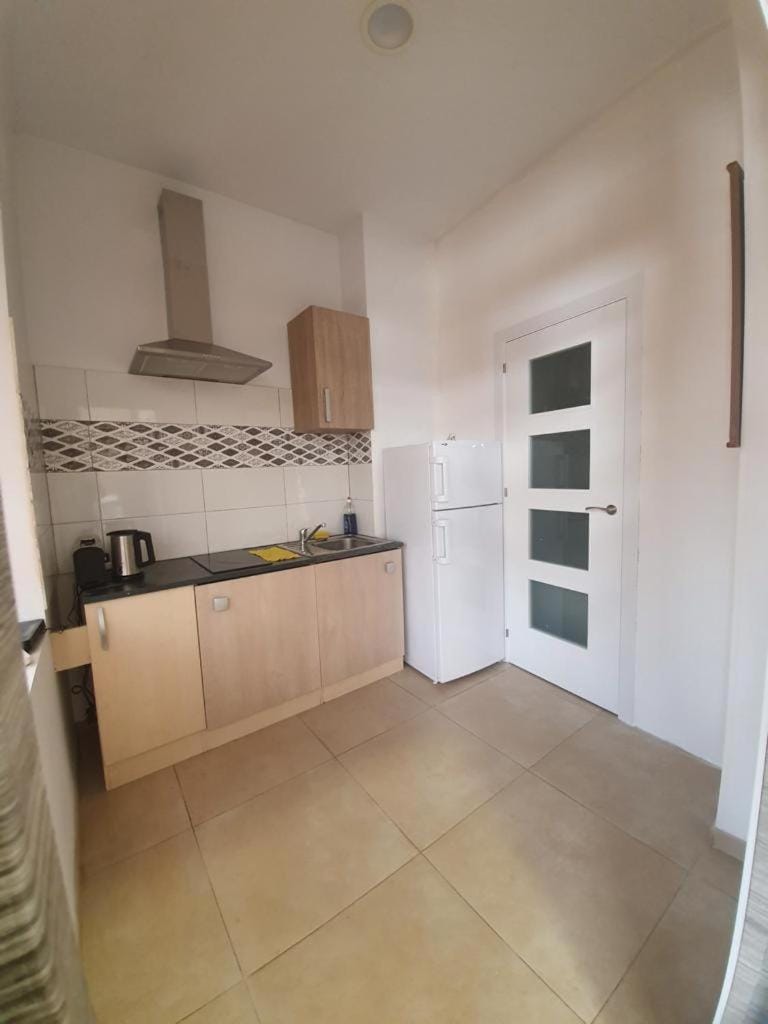 Coffee/tea facilities, Kitchen or kitchenette, Seating area, Dining area