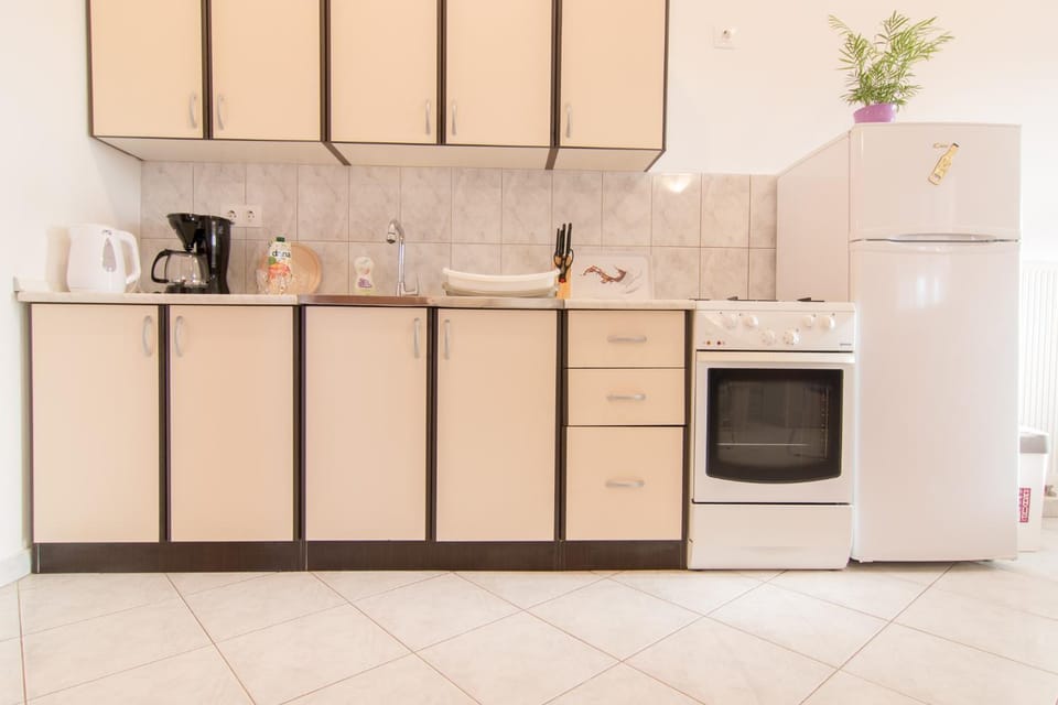 Kitchen or kitchenette, Other