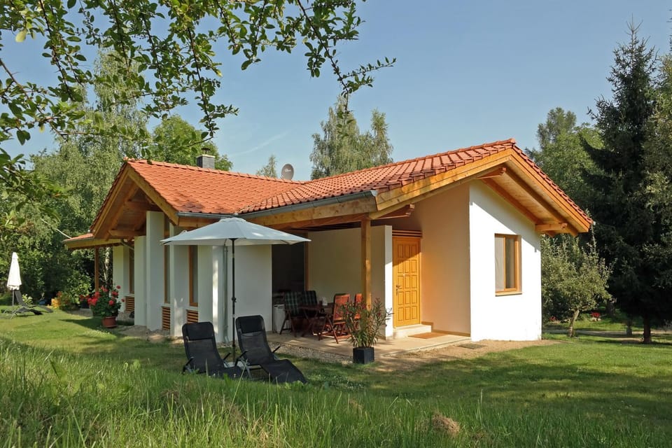 Property building, Facade/entrance, Garden