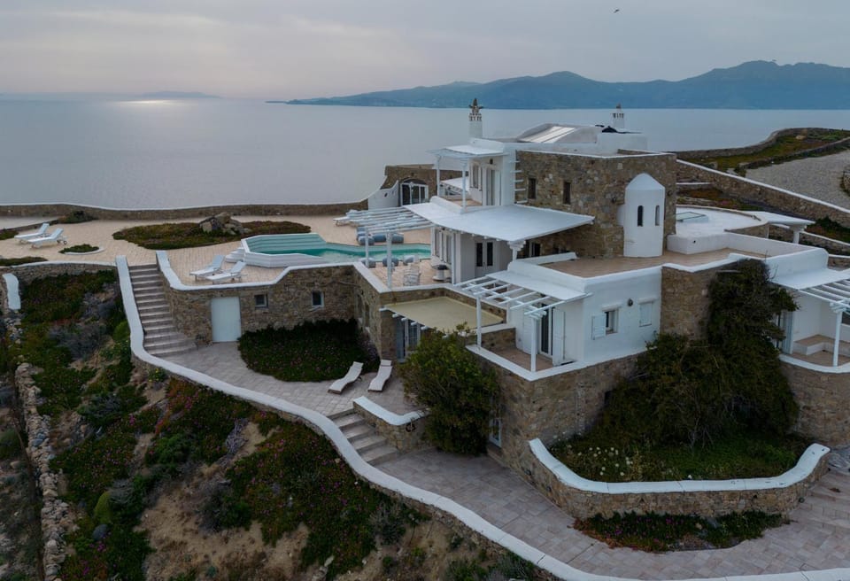 Bird's eye view, Pool view, Sea view, Swimming pool