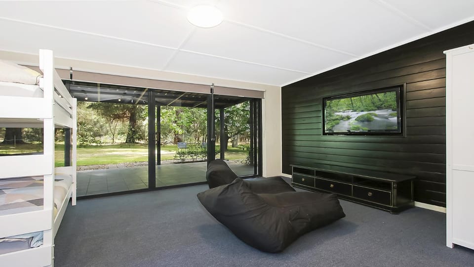 Bright River Rest Apartment in Porepunkah