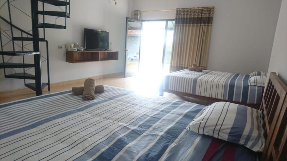 Omah Laut Bondo Jepara - by the beach, direct view of the sea, great base for water sports Bed and Breakfast in Indonesia