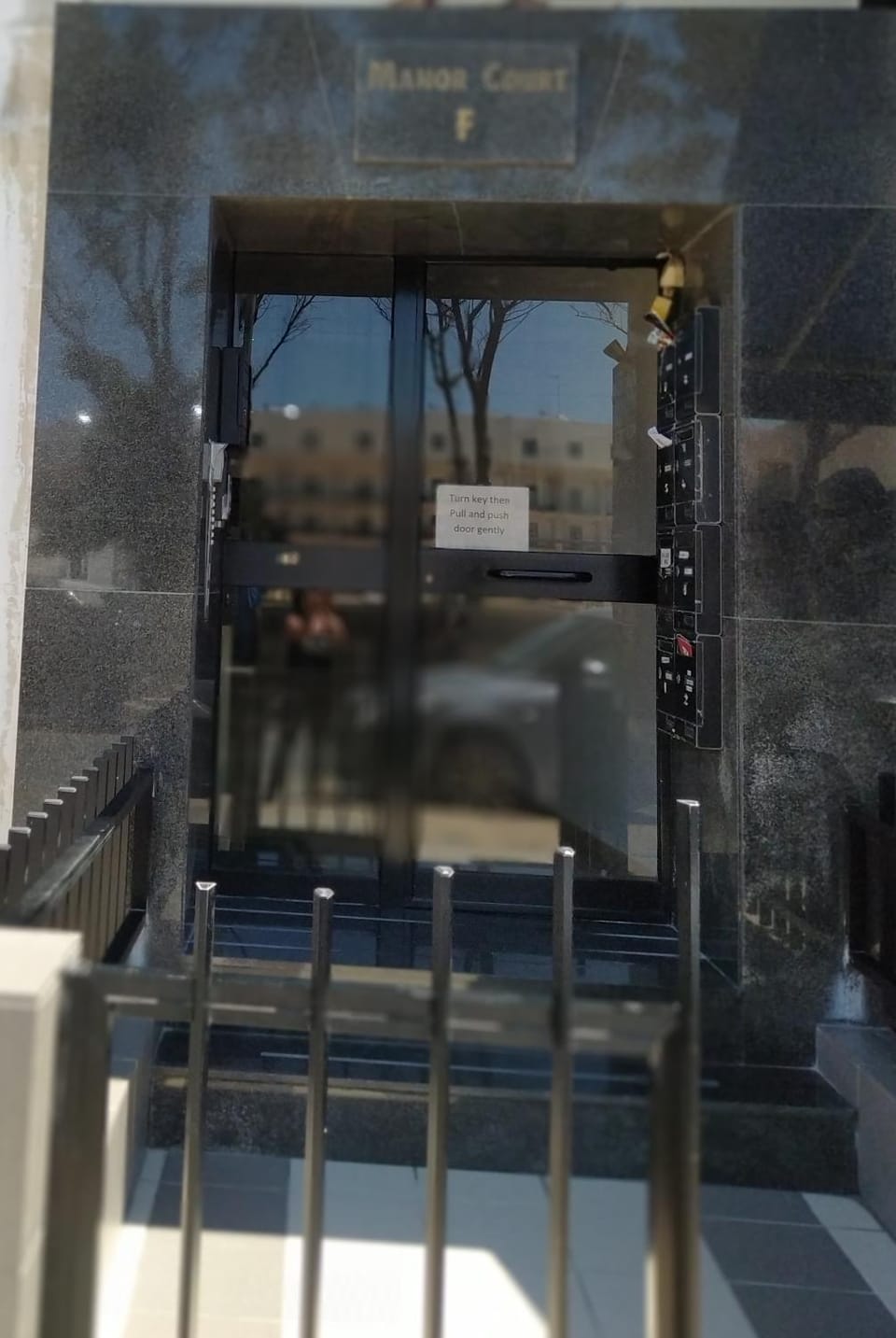 Facade/entrance