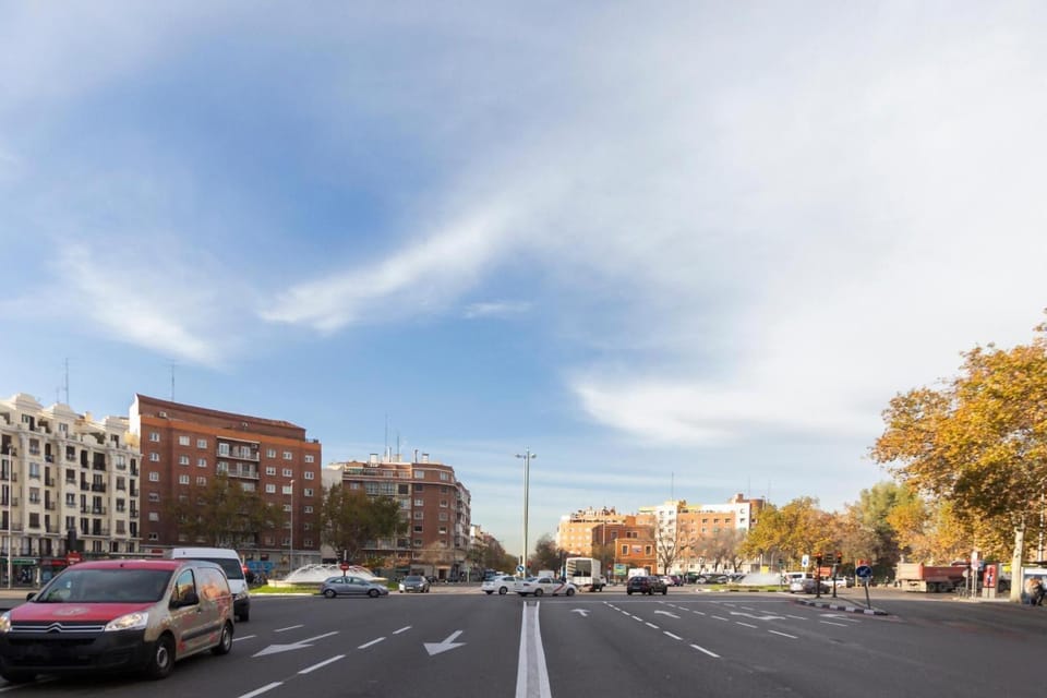 City view, Street view, Location