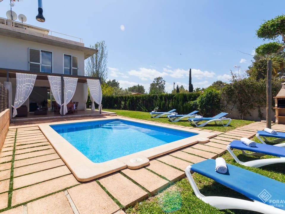 Property building, Garden view, Pool view