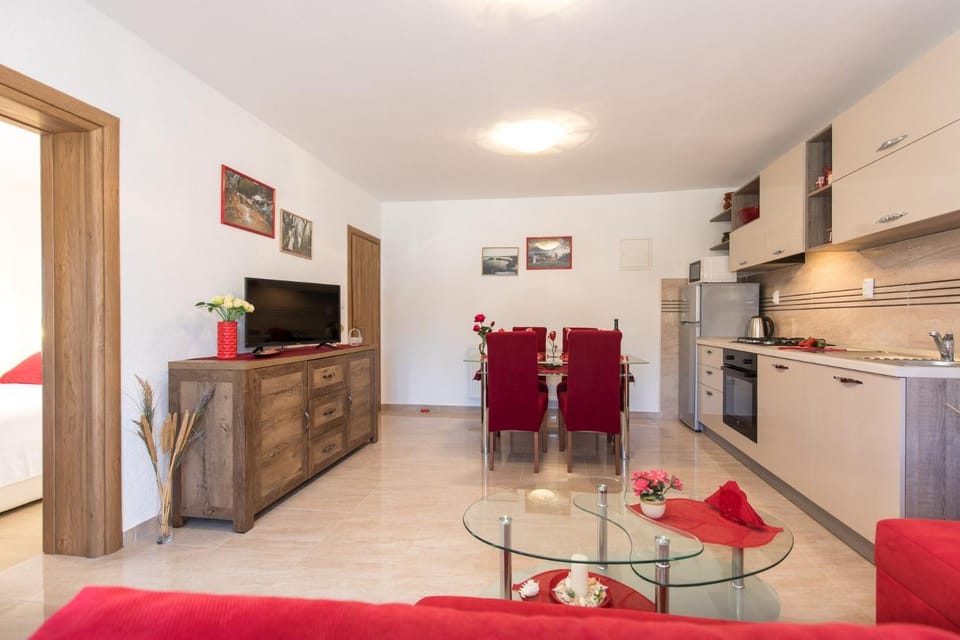 Kitchen or kitchenette, Living room, Seating area