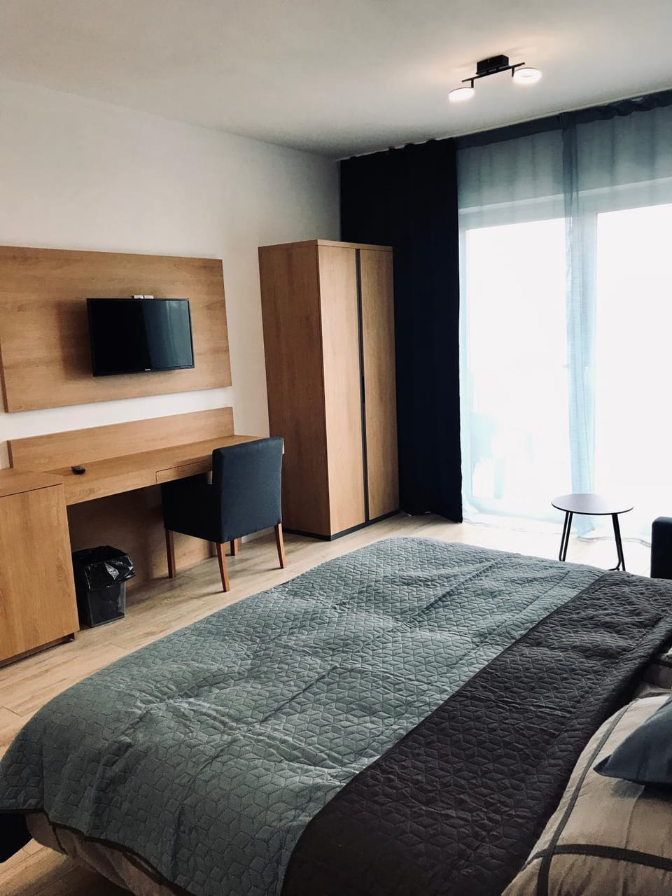 Bed, Photo of the whole room