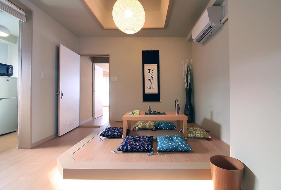 Spacious Tokyo Apartment for 6-8 Guests!! 1 min to Morisita Station , Direct to Shinjuku Apartment hotel in Chiba Prefecture