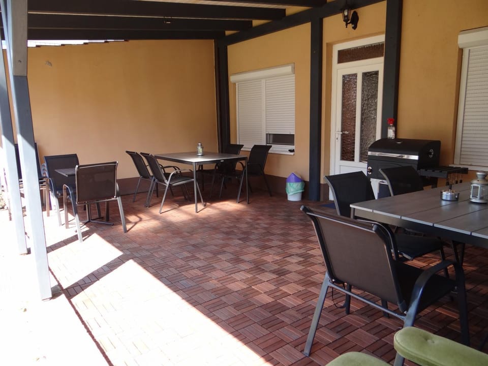 BBQ facilities, Balcony/Terrace