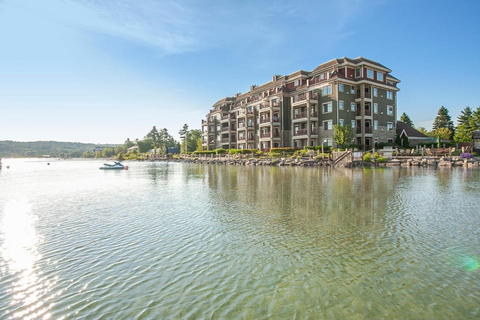 Property building, Natural landscape, Lake view