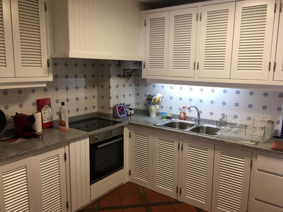 Dining area, Communal kitchen, Drinks