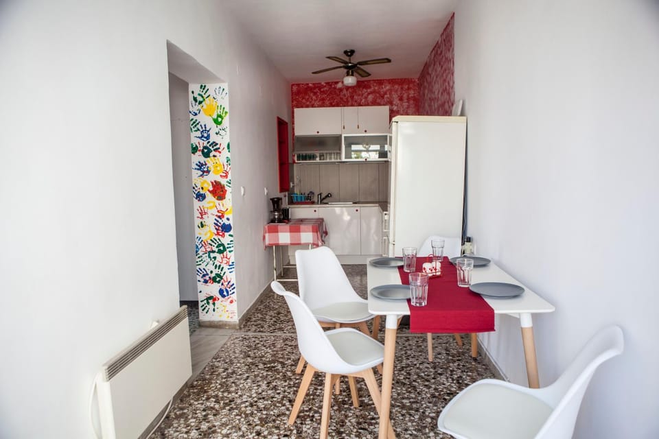 Kitchen or kitchenette, Living room, Dining area