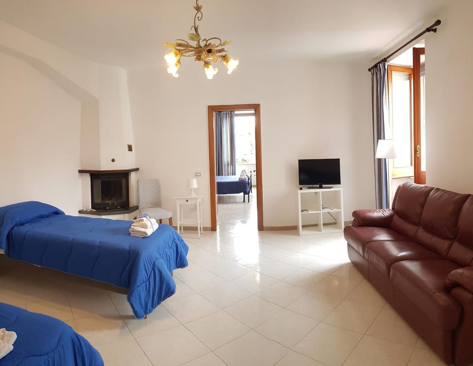 Communal lounge/ TV room, Photo of the whole room