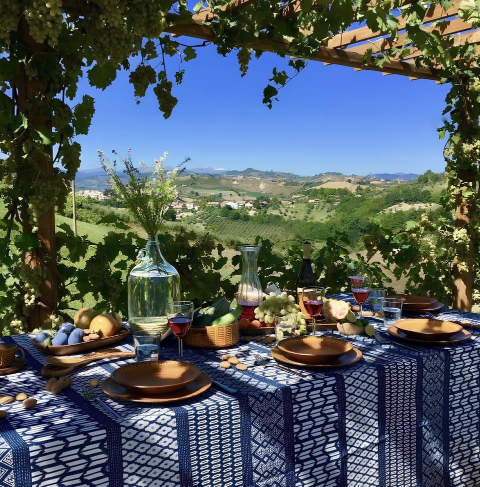 View (from property/room), Balcony/Terrace, Food and drinks, Mountain view, Breakfast, Drinks, Alcoholic drinks