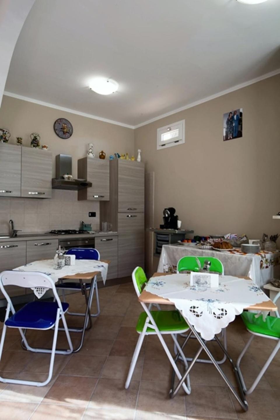 Communal lounge/ TV room, Food and drinks