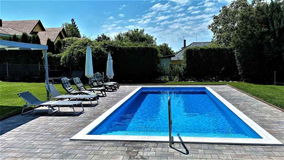 Garden, Swimming pool