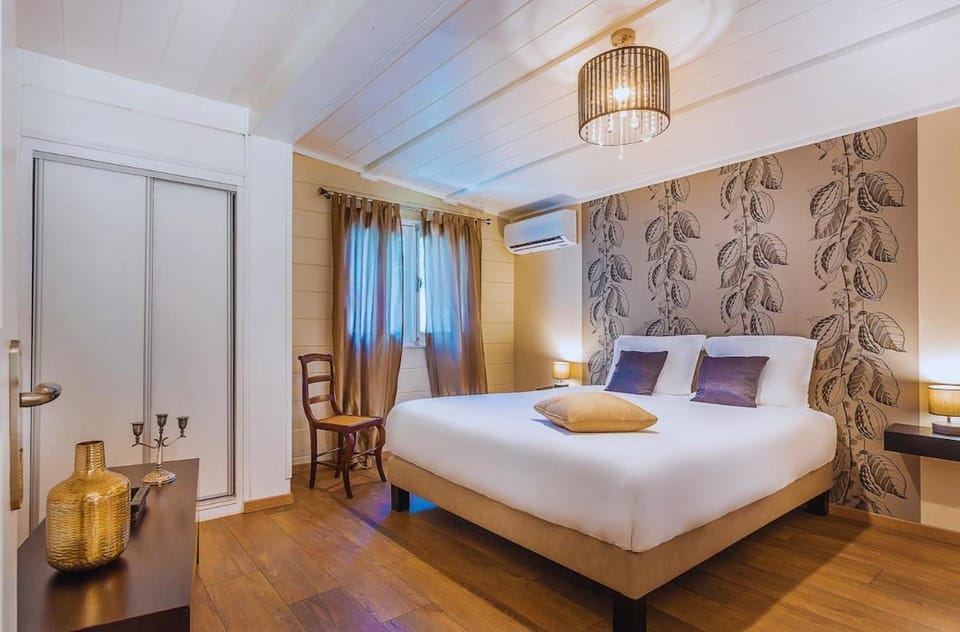 Shower, Bed, Bathroom, Photo of the whole room, Beach, Bedroom, hair dryier, towels, wardrobe, air conditioner