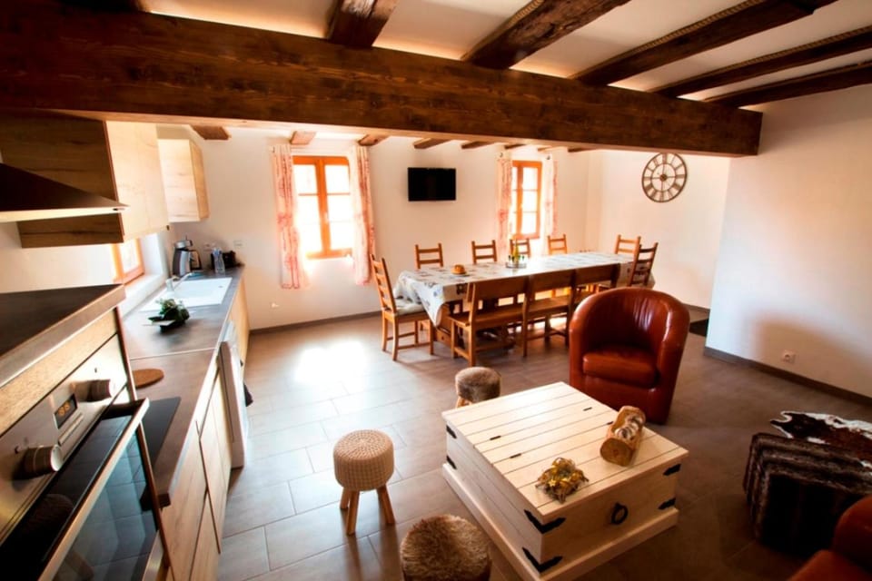 Kitchen or kitchenette, Living room, Dining area