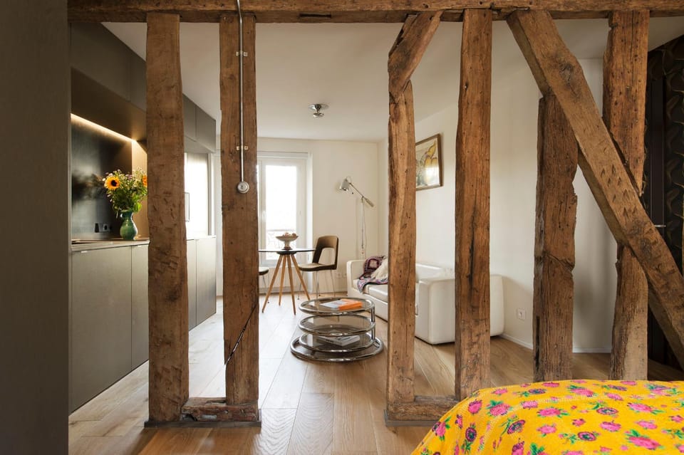 Kitchen or kitchenette, Seating area
