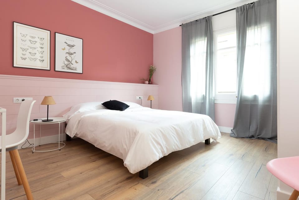 Bed, Photo of the whole room