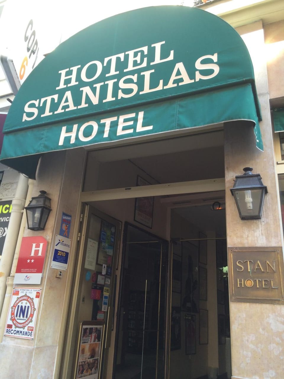 Facade/entrance