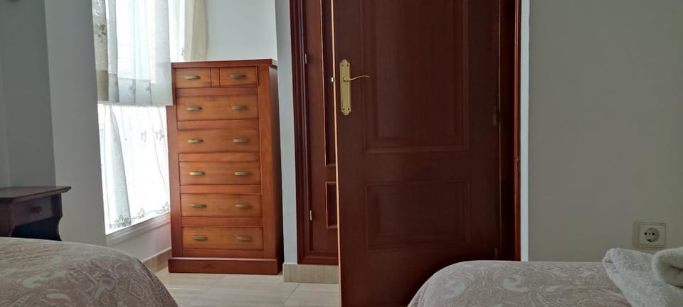Bedroom, wardrobe
