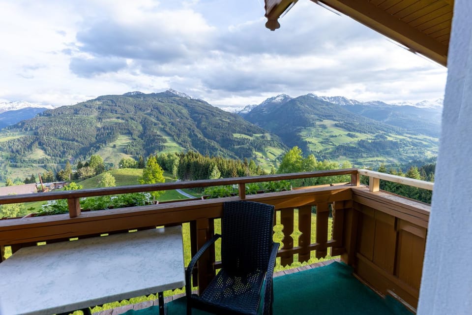 Natural landscape, View (from property/room), Balcony/Terrace, Mountain view