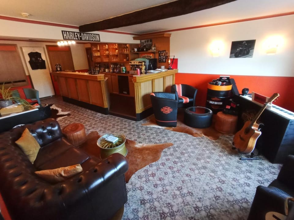 Living room, Lounge or bar