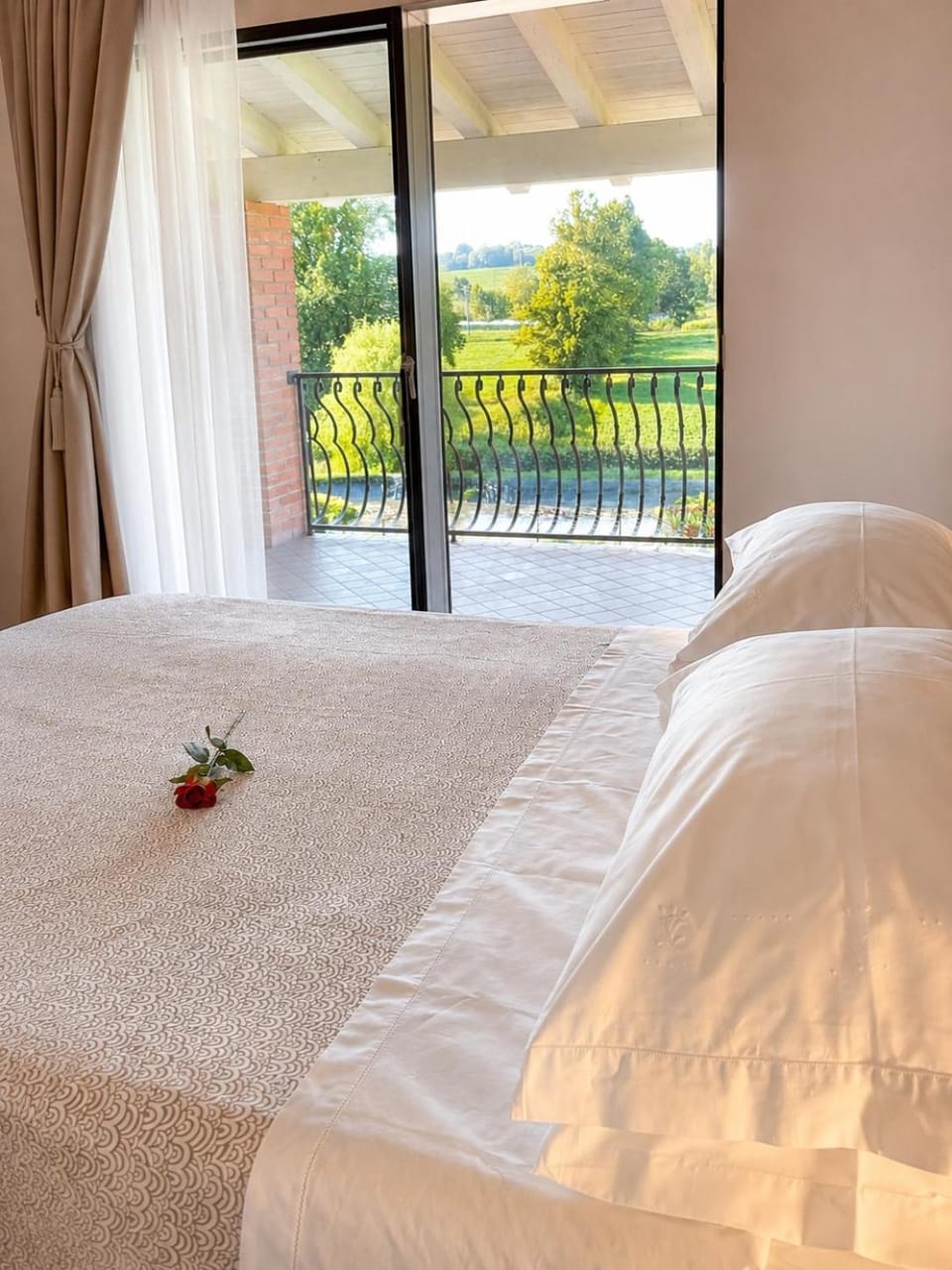 View (from property/room), Balcony/Terrace, Photo of the whole room, Bedroom