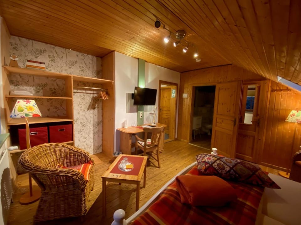 Photo of the whole room, Seating area, wardrobe
