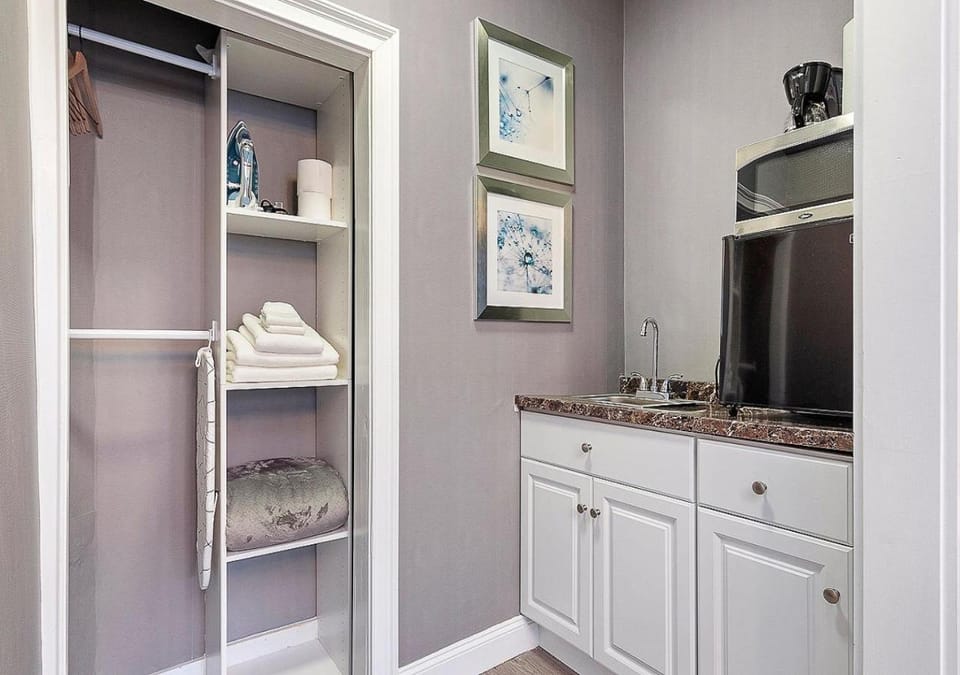 Suites At 143 Arlington Street Apartment in Boston