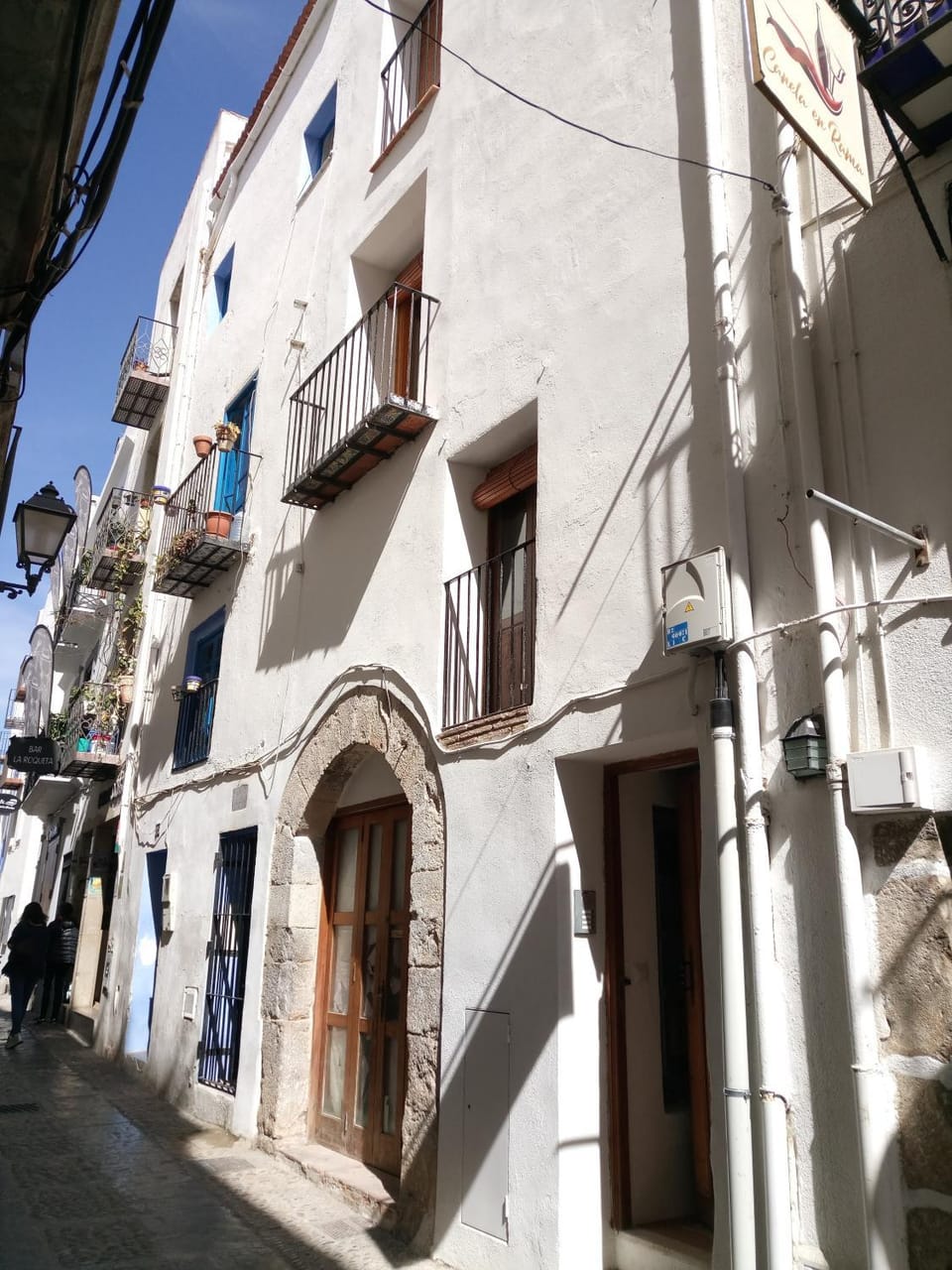 Facade/entrance