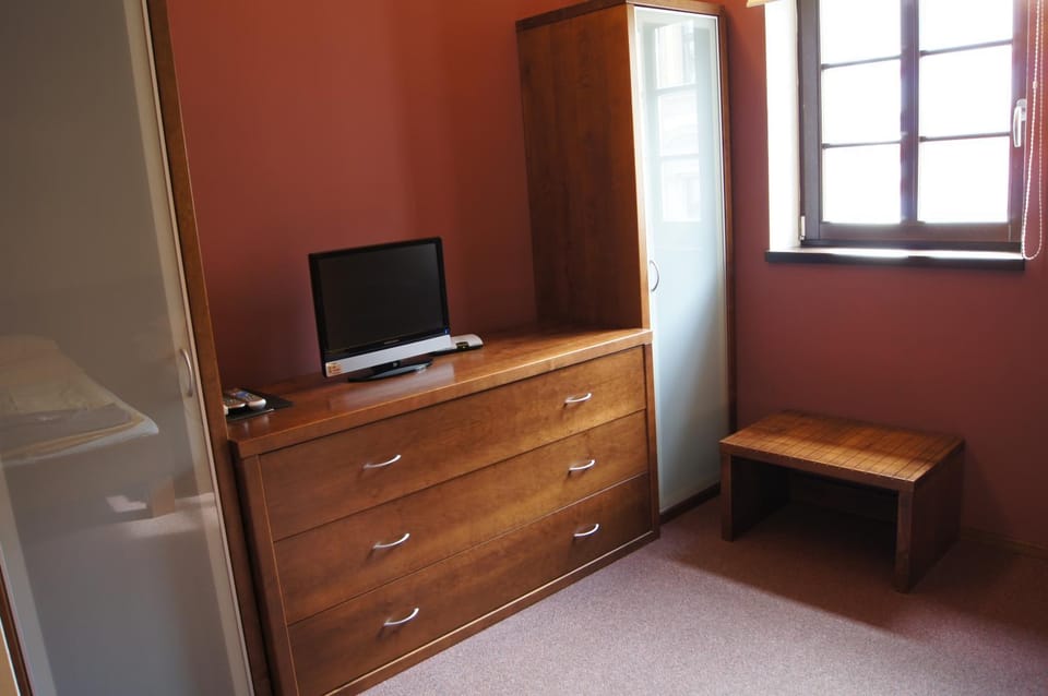 Bedroom, wardrobe