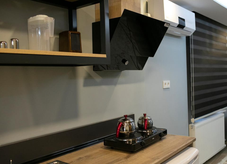 Coffee/tea facilities, Kitchen or kitchenette, Communal kitchen