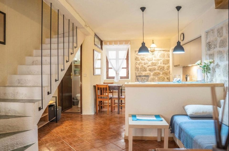 Hanna's vacation home - top location Apartment in Dobrota