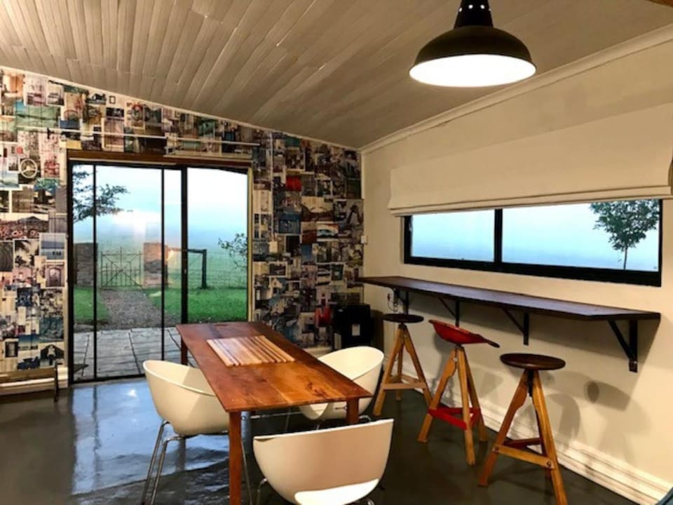 View (from property/room), Kitchen or kitchenette, Dining area