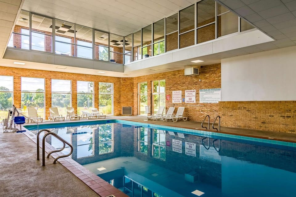 On site, Pool view, Swimming pool, Swimming pool
