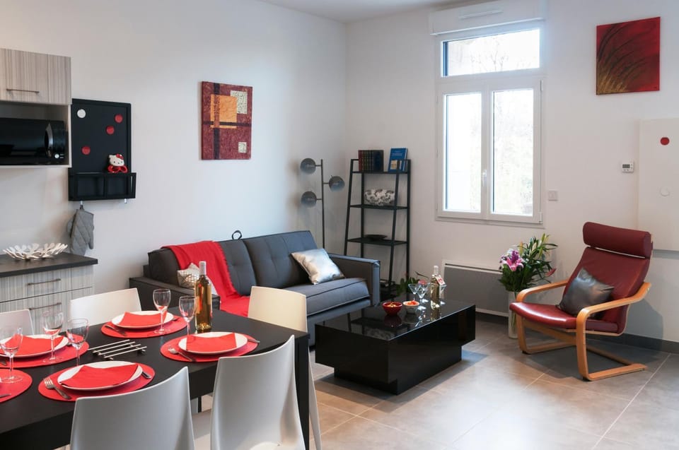 Living room, Dining area