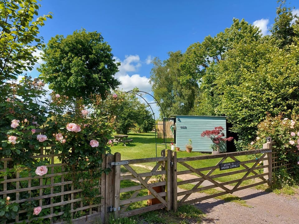 Hopgarden Glamping and camping - Luxury furnished Bell tents & Shepherd huts plus camp field to pitch your own tents Campground/ 
RV Resort in Rother District