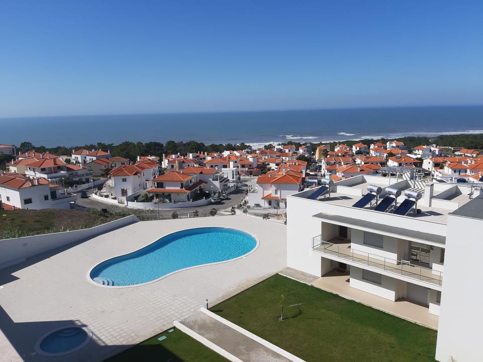 Pool view, Sea view