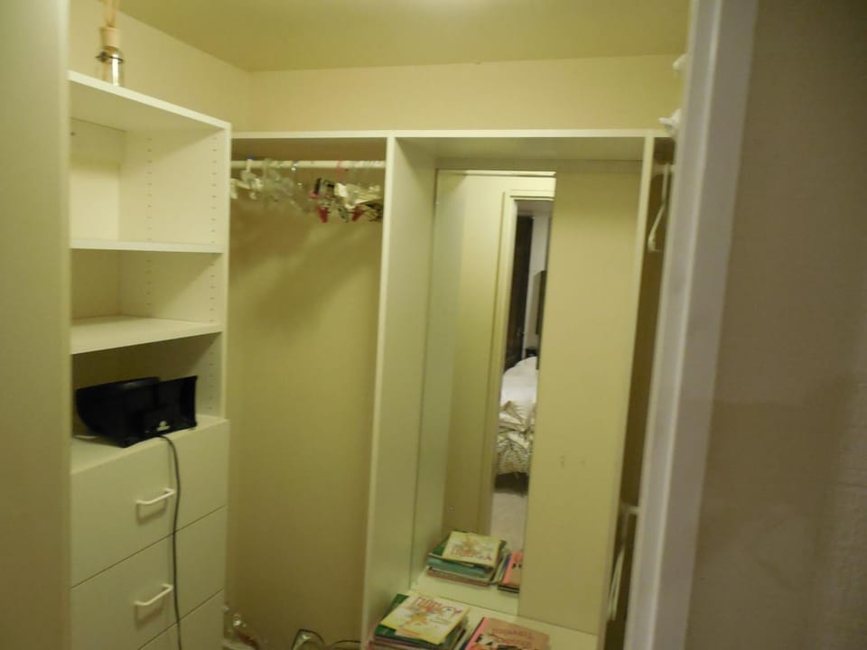 Mercer Island Apartment in the Woods Pets Allowed Apartment in Mercer Island