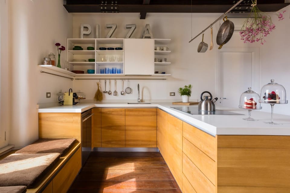 Coffee/tea facilities, Kitchen or kitchenette, dishwasher, stove