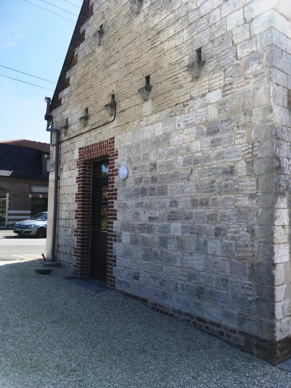 Facade/entrance