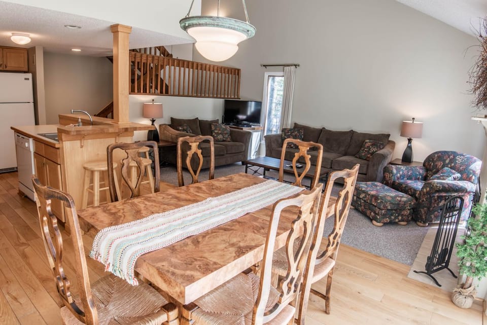 Secluded Harbor Springs Condo House in Michigan