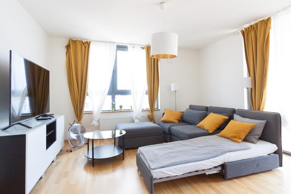 Communal lounge/ TV room, TV and multimedia, Living room, Seating area