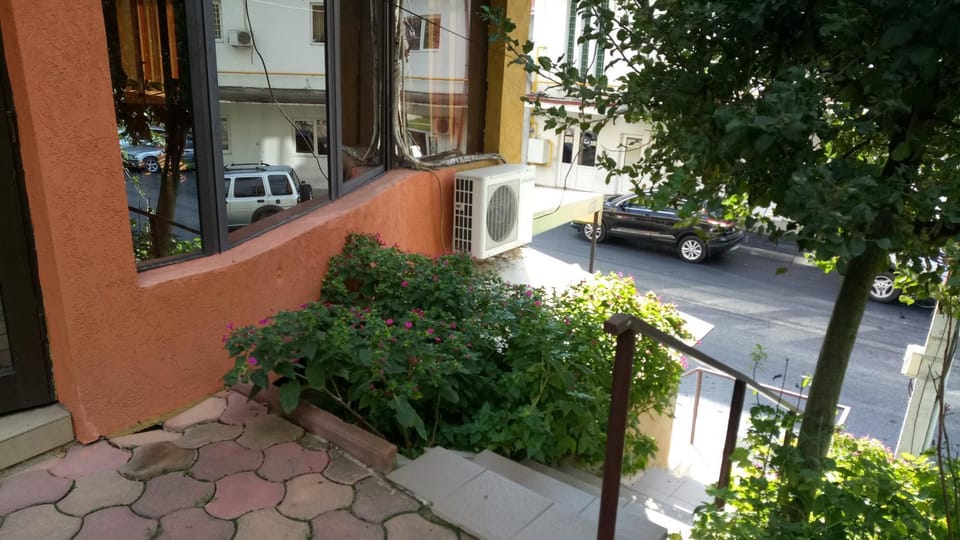 La Conu Iancu Hostel in Serbia