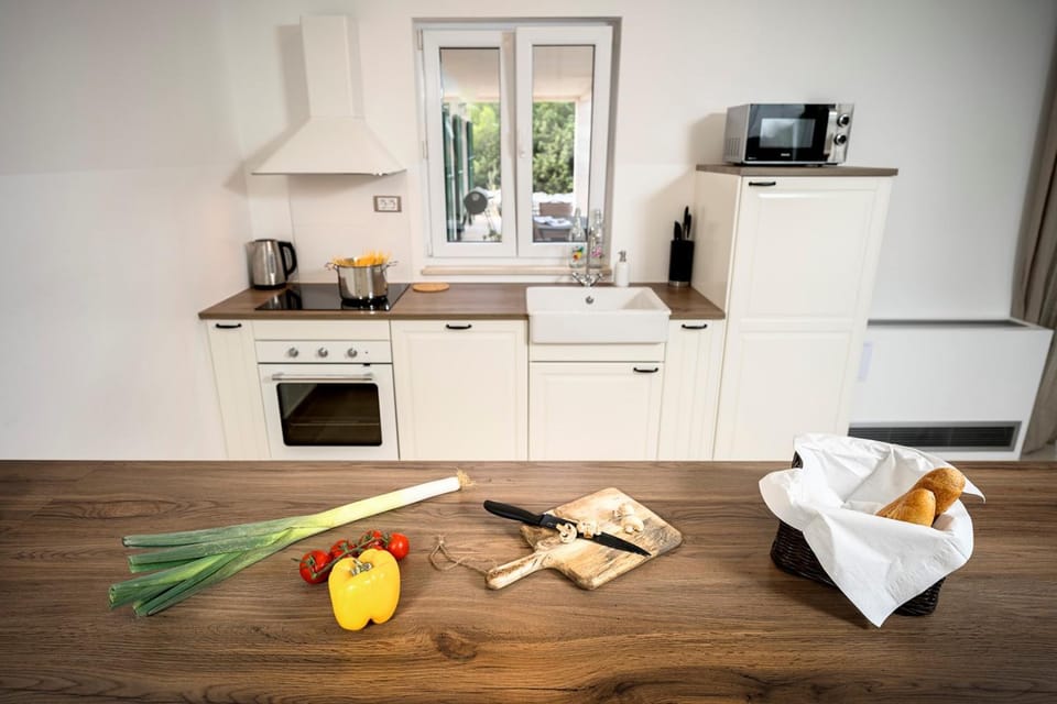 Coffee/tea facilities, Kitchen or kitchenette